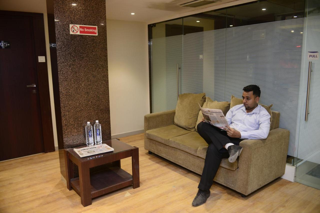 Hotel Malad Inn Opposite Malad Railway Station 孟买 外观 照片