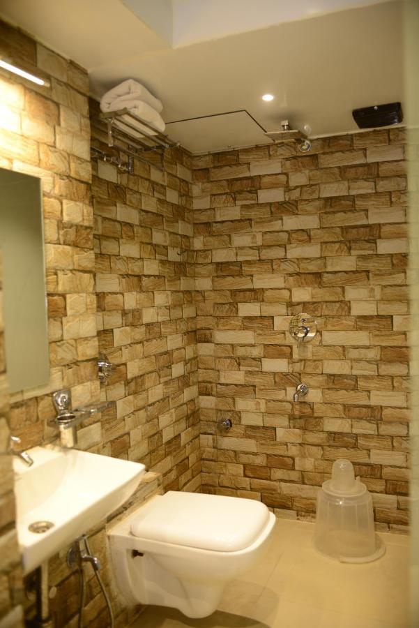 Hotel Malad Inn Opposite Malad Railway Station 孟买 外观 照片